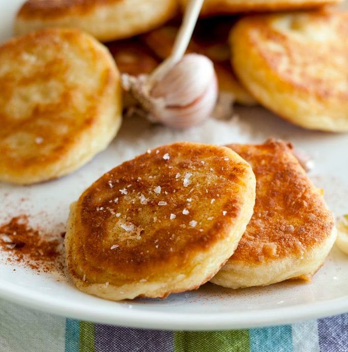 Krumplislangos (hungarian potato cakes) | Fast Ed fae202ca587b94be4e4020d3b7ca2c1f (1)