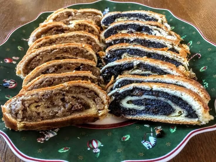 🇭🇺 Beigli: Traditional Hungarian Nut Rolls 🇭🇺 21bbb66051145052f3970394a74e9ff2
