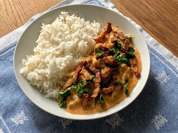 Chicken Paprikash – A Classic Hungarian Comfort Food 🇭🇺🍗🔥 480942605_122197849058149657_5881232932342618572_n