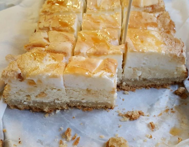 Hungarian Curd Cheese Squares (Túrós Kocka): A Slice of Hungary’s Sweet Tradition 5970d676f7e9a1fddb09ac9af107b828 (1)