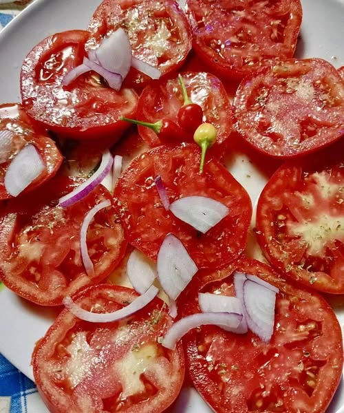 What Happens to Your Body When You Eat Tomatoes? 7 Evidence-Based Benefits You Should Know image
